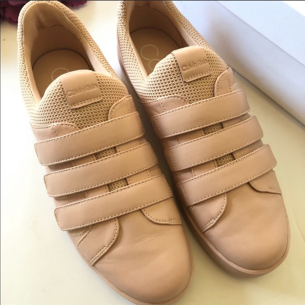 SOLD Calvin Klein Women’s Irah Sneakers Size 9M - Picture 3 of 8